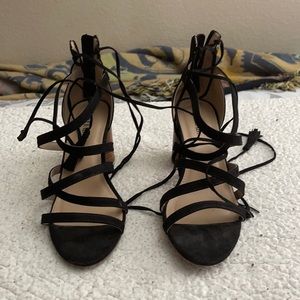 Laced sandals
